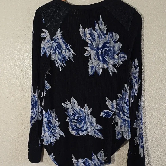 Lucky Brand Half Button Down Floral Print Top - Picture 7 of 7